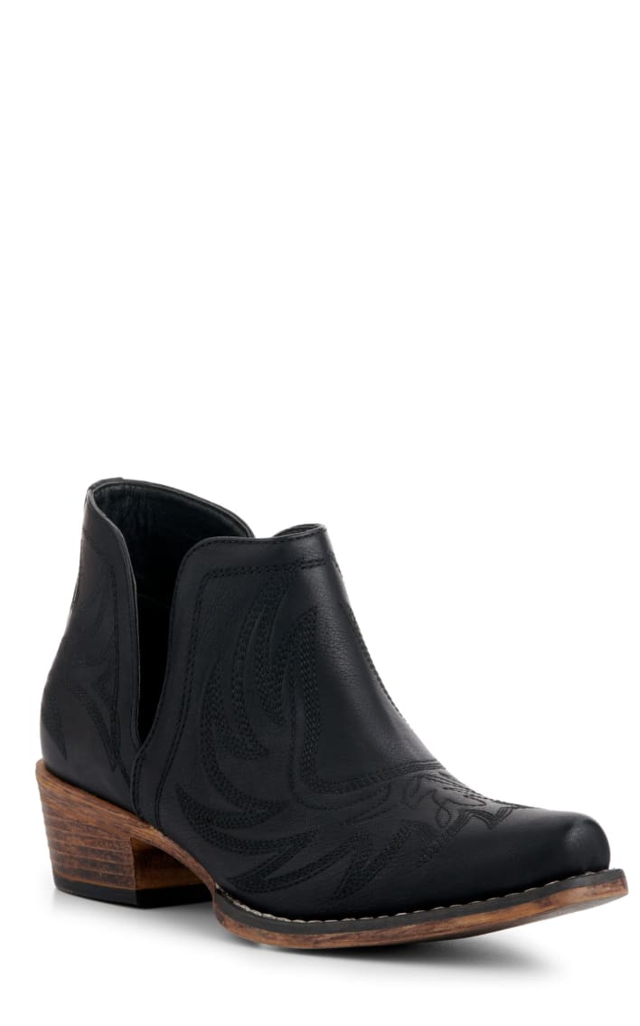 Ariat Women's Dixon Black Snip Toe Cowboy Booties