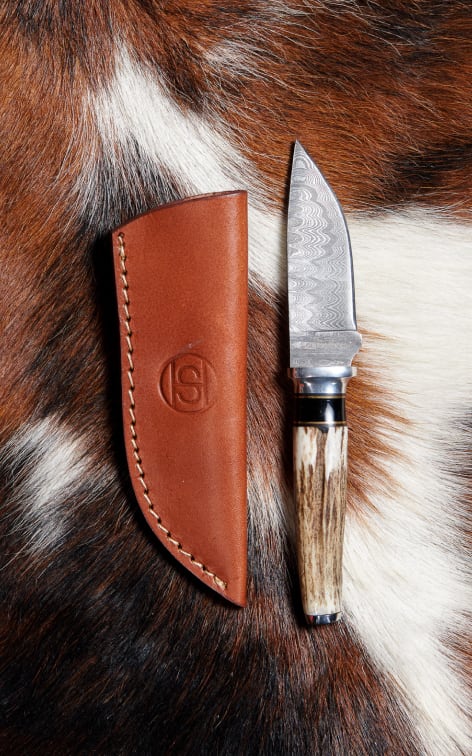 Knives & Knife Sheaths